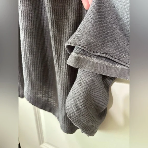 We The Free Light Weight Long Sleeve Waffle Knit Tunic Top Like New Medium - Picture 5 of 9